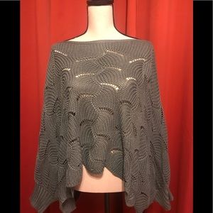 Draped summer/fall poncho w/sleeves.  Size small.